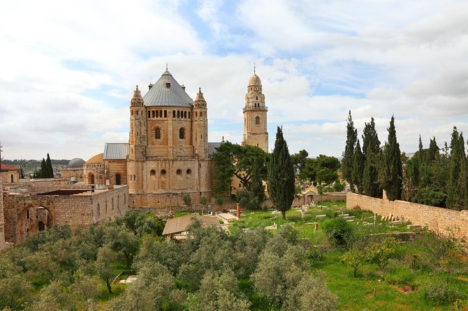 1-Night Private Jerusalem and Bethlehem Tour from Amman - Getting across borders without losing the day