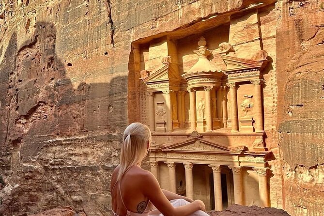 2 Day Petra Wadi Rum and Dead Sea Private Guided Tour - Entering the Siq and hitting Petra’s main sights