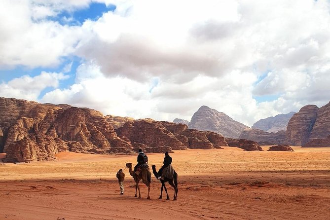 2 Hour Jeep Tour - Wadi Rum Desert & Canyon - Timing, what to expect on your feet, and who this suits best