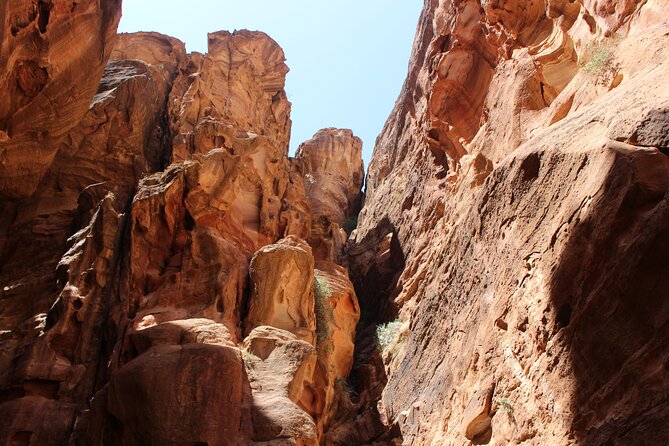 3-Day Tour to Petra, Wadi Rum, Karak, Mujib, Aqaba, and Dead Sea - Karak Castle: Crusader stronghold and Mamluk fortress energy