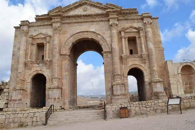 4-Day Tour from Amman: Amman, Nebo, Jerash, Petra, Wadi Rum and Dead sea - Day 3: Petra through the Siq to the Treasury, Theater, and Monastery