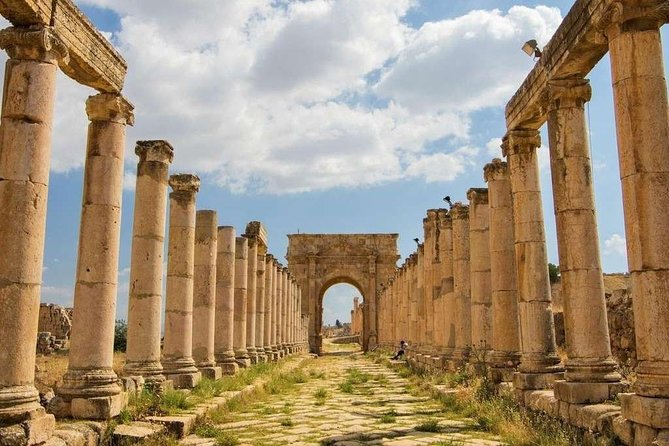6-Day Private Tour, Jordan's Top Attraction - Day 1, arriving in Amman with a real landing plan