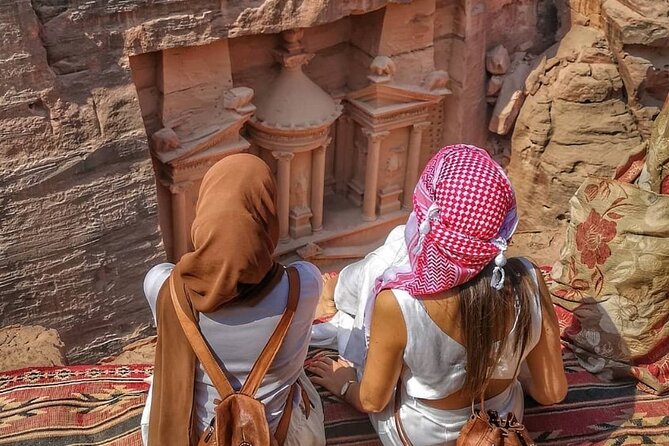 7-Day Super Luxury Tour By Toyota Land Cruiser - Day 5: Petra for hours in the rocks and desert