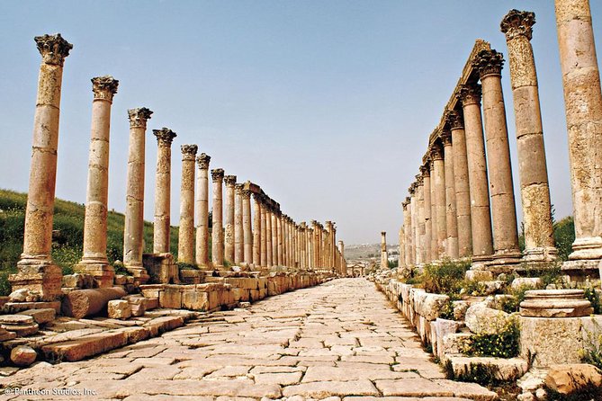 7-Night Best of Jordan Tour: Jerash, Petra, Wadi Rum, and Dead Sea Overnight - Entering Petra: your 2-hour guided run plus free time to roam