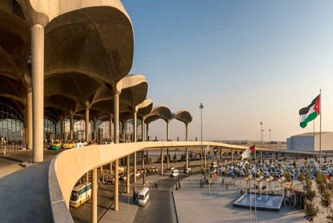 Airport pick up and drop off (Queen Alia Airport Amman) - Inside the vehicle: comfort, WiFi, and small perks that help