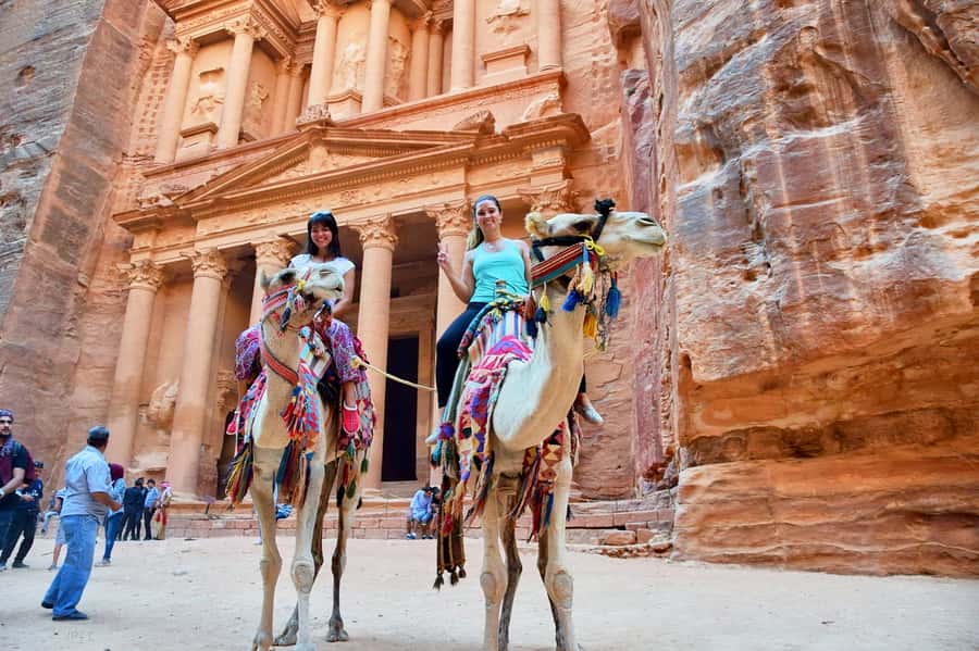 Amman: Petra, Wadi Rum, and Dead Sea 2-Day Tour - Petra, the Siq, and the walking reality you should plan for