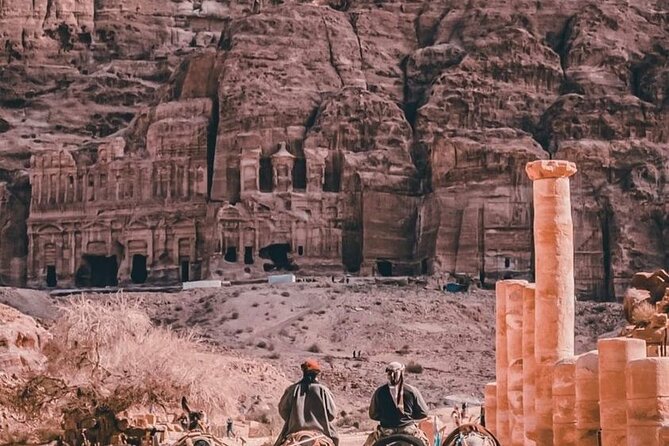 Aqaba Shore Excursion: Private Petra Sightseeing Tour with Lunch - The Treasury stop: what to expect and how to enjoy it