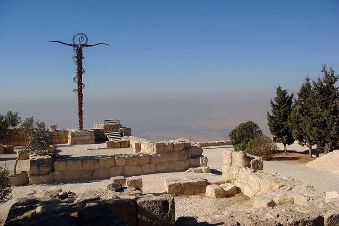 Day Tour to Madaba & Mount Nebo From Amman - Stop 1 in Madaba: St. George’s Church and the Madaba Mosaic Map