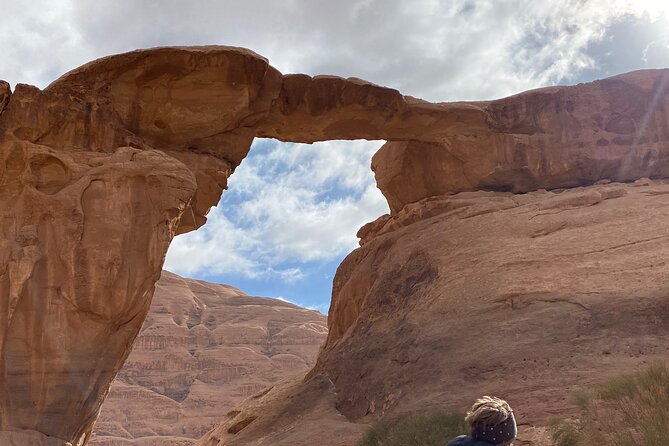 Explore Wadi Rum: Jeep Tour, Bed and Breakfast, and Dinner - Dinner, bottled water, and overnight: where the value really shows