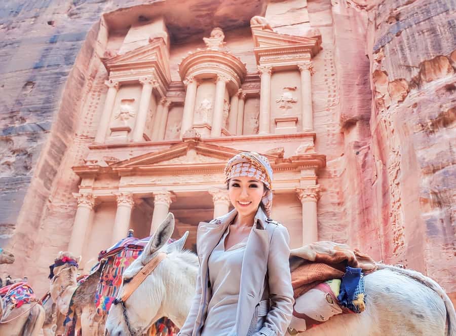 From Amman: Full-Day Private or Group Tour to Petra - Entering Petra the right way, Siq first, then the Treasury moment