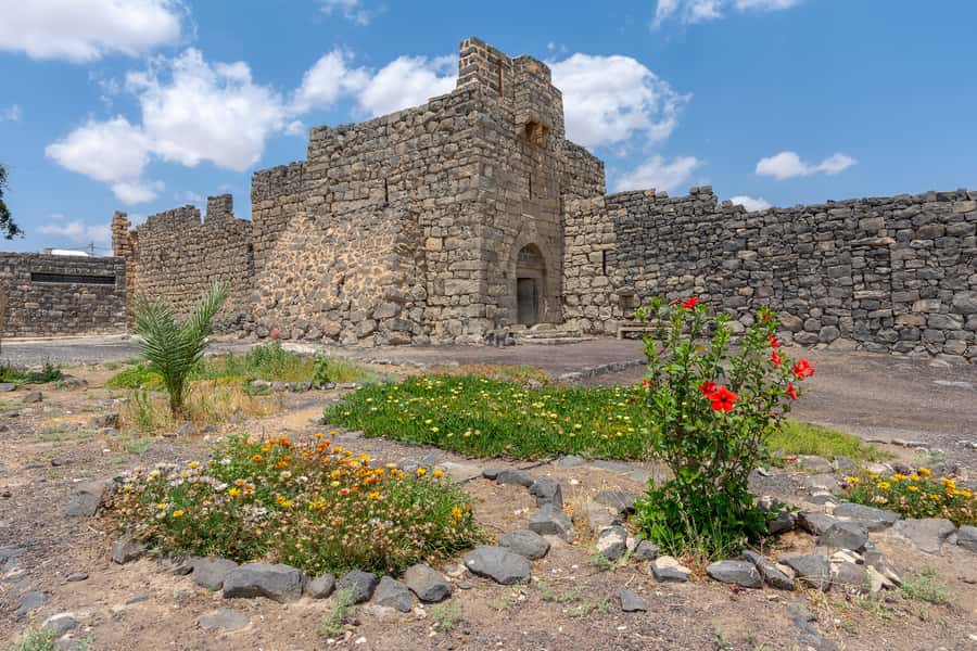 From Amman: Umayyad Desert Castles Tour with Transfer - Azraq’s Black Basalt Fort: From Late Roman Use to Lawrence of Arabia