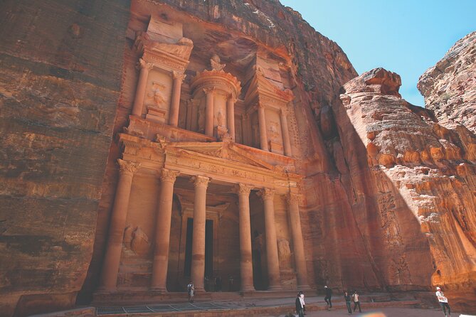 From Aqaba a Day Excursion to Petra - Entering Petra Through The 1 km Gorge With 80 m Cliffs