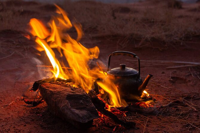 From Aqaba: Wadi Rum Desert Tour with taxi transfers from Aqaba - Lunch in the desert: why it is not just food