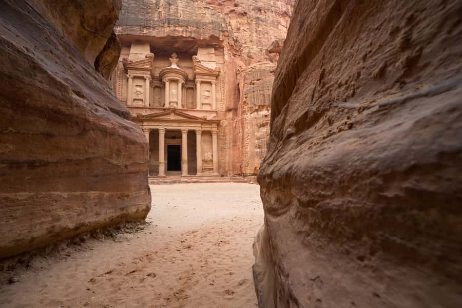 From Eilat: Petra Ancient City Tour and Buffet Lunch - The drive through desert scenery and the Wadi Rum area