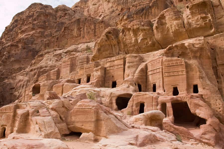From Eilat: Petra Day Group Tour - What to bring, what to avoid, and the walking reality