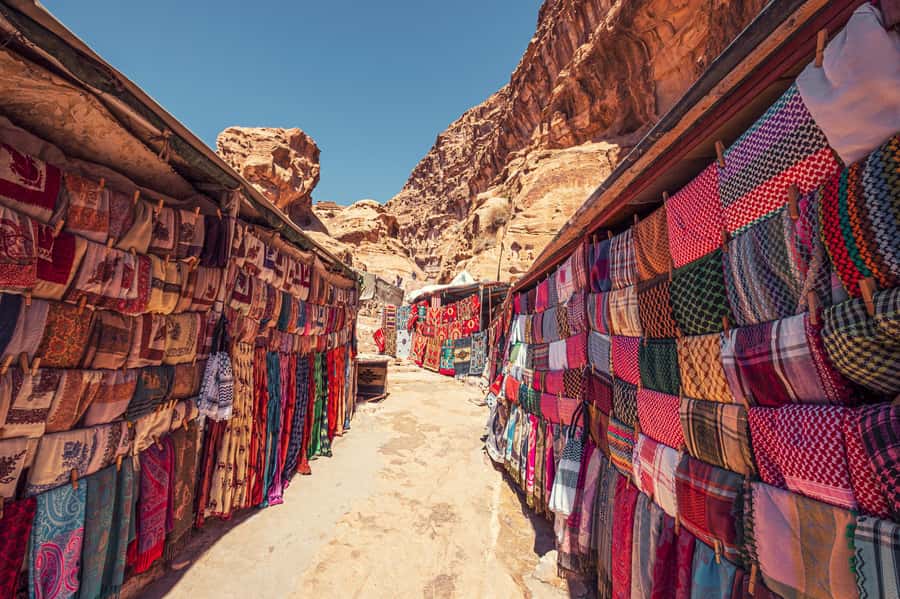From Tel Aviv: Petra 1-Day Guided Tour with Transfers - Petra with a guide: turning 2.5 hours into real understanding