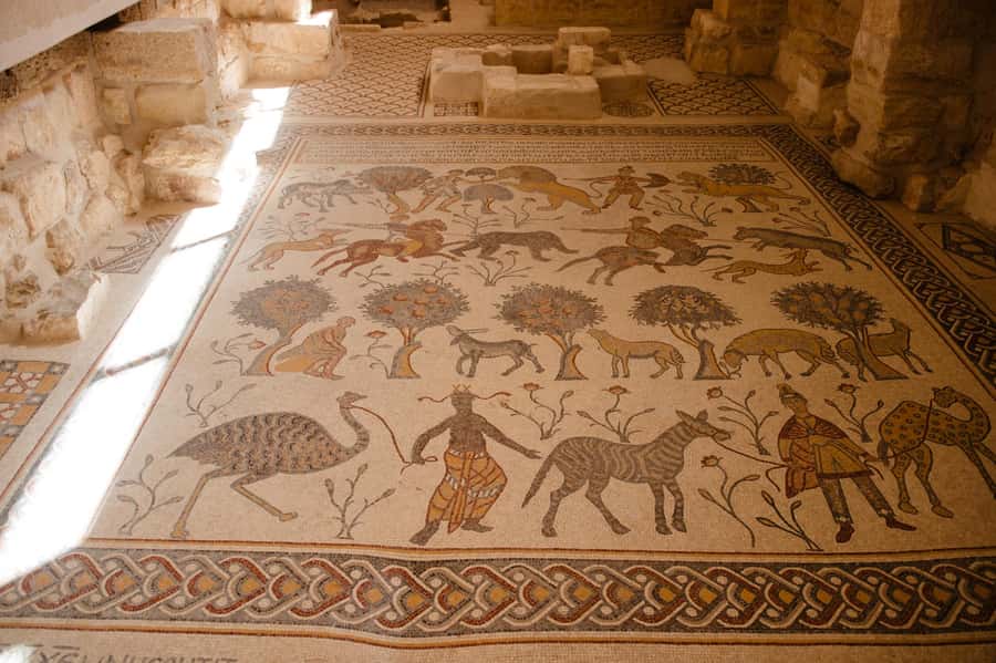 From Tel Aviv: Petra 2-Day Tour - Tel Aviv departure, then straight to the Allenby crossing