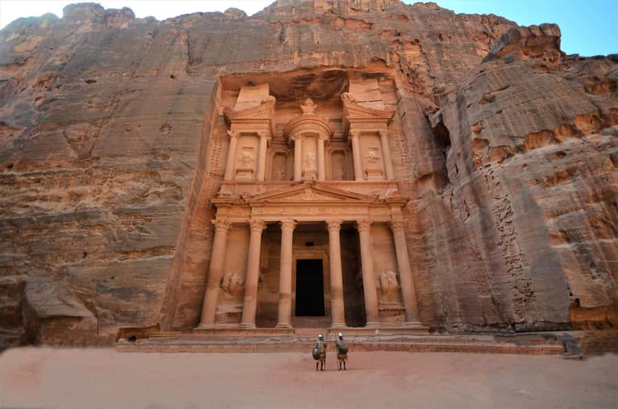 From Tel Aviv: Petra Guided Day Tour with Return Flights - A one-day Petra plan that starts with flights, not long driving
