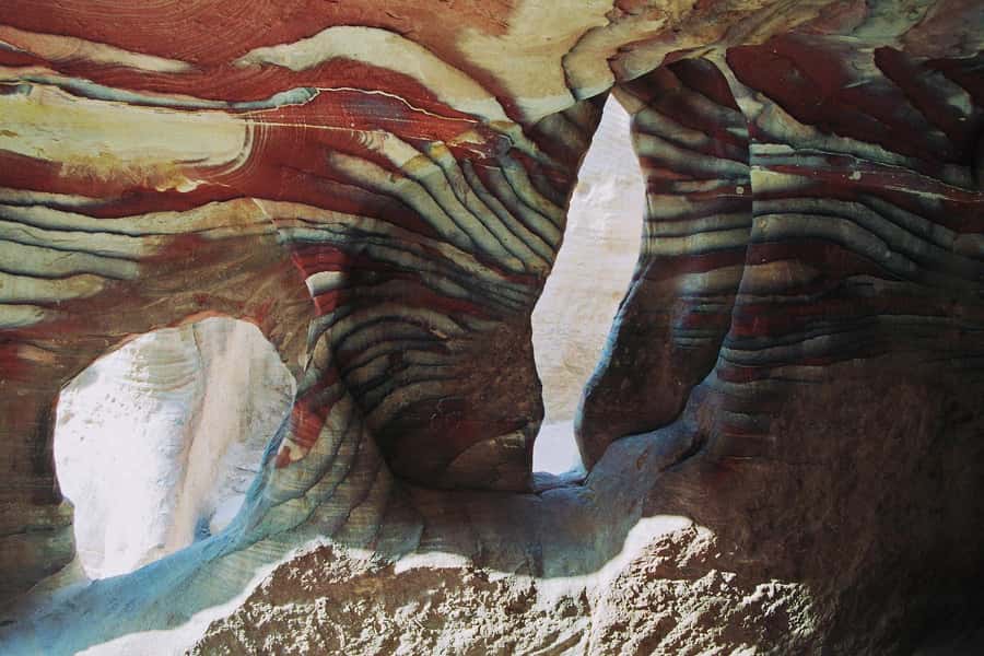 From Tel Aviv: Petra Guided Day Tour with Return Flights - The drive to Petra: desert and mountain scenery plus real time on site