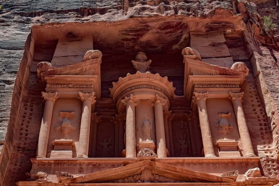 From Tel Aviv: Petra Guided Day Tour with Return Flights - Crossing the Arava border: where delays can happen, and how to handle them