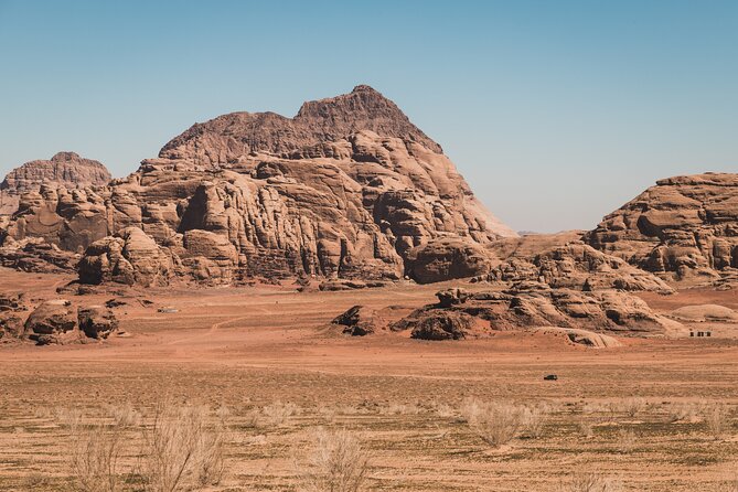 Full Day Jeep Tour and Overnight in Bedouin Camp with Meal - White Desert switch and sunset tea at the secluded viewpoint