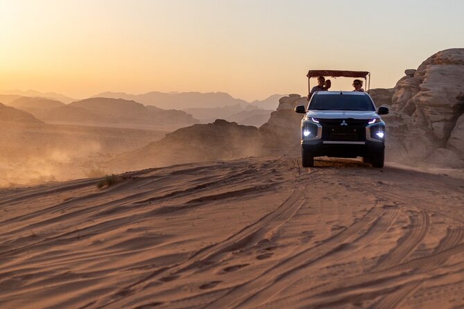 Full Day Jeep Tour + Night Under the Stars - Lunch cooked on fire: the calm center of a busy day