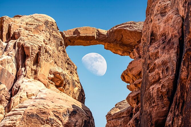 Full-Day Jeep Tour & Sleep in Luxury Tent with private Bathroom - Why Wadi Rum feels different from the passenger seat