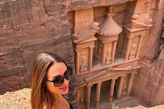 Full Day Petra Private Guided Tour - Petra First Look: Siq to the Treasury With a Private Guide