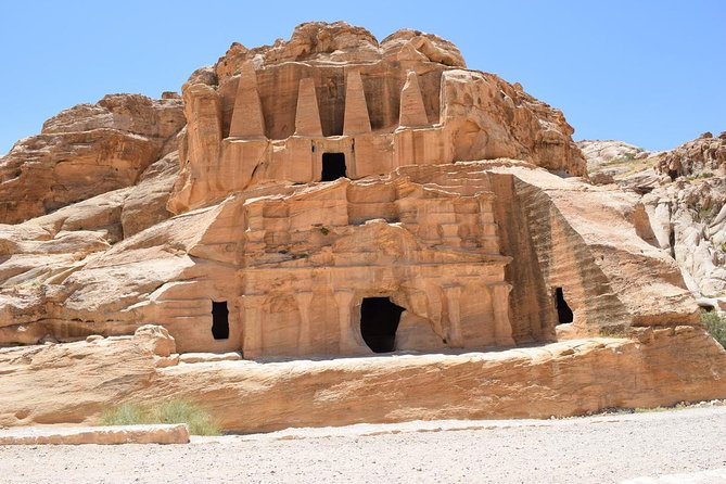 Full-Day Private Round-Trip Transfers to Petra from Amman - Arriving at the Petra Gate: Tickets, Timing, and Your Best Strategy