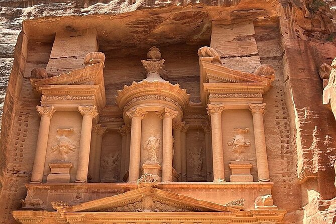 Full-Day Private Tour in Petra and Wadi Rum from Aqaba - A smooth day plan from Aqaba, with comfort you will actually use