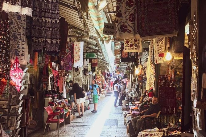 Guided Amman Tour with lunch (4 hrs) - Abdoun Circle drive and the included Arabic lunch