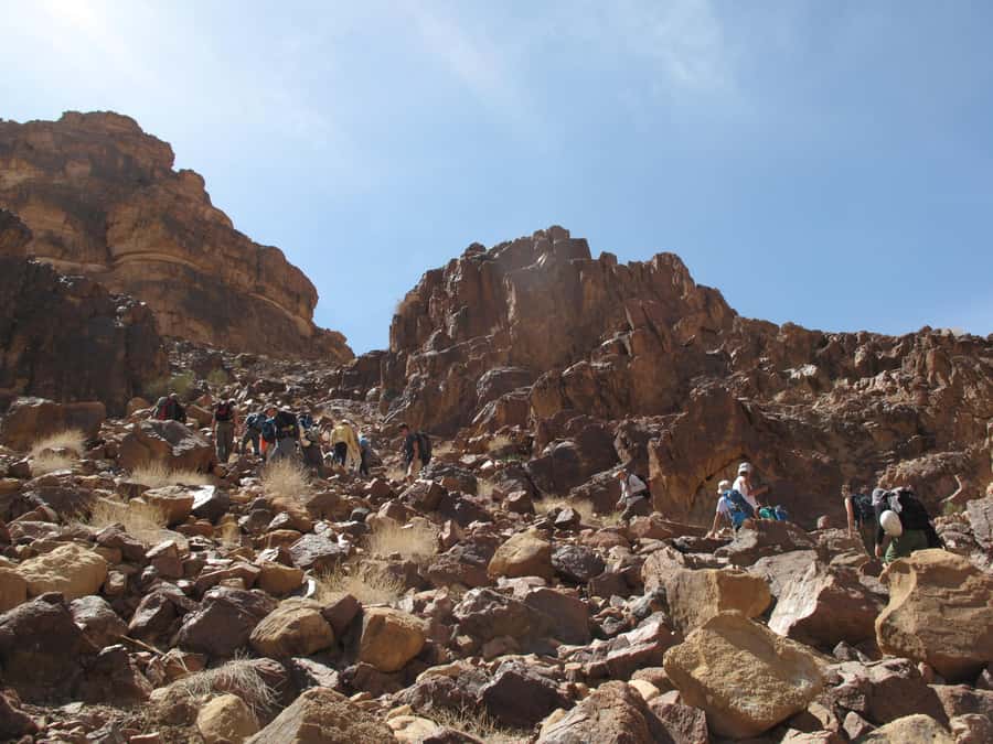 Hike to Jordan's Highest Mountain, Umm Ad Dami & Overnight - Moon of the Valley stops: Qatar spring, viewpoints, and Chicken Rock