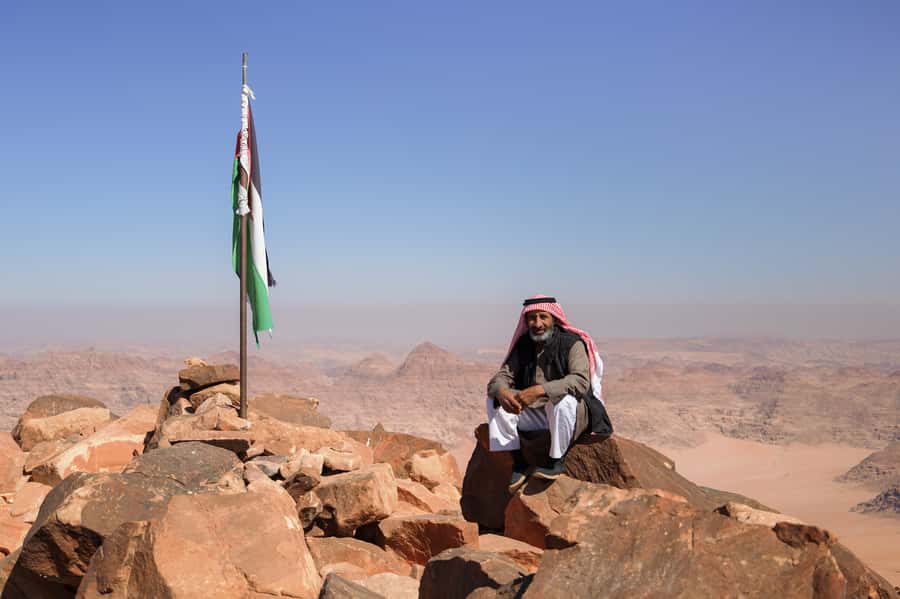 Hike to Jordan's Highest Mountain, Umm Ad Dami & Overnight - Meals and drinks: what’s included and what tastes like real camp life