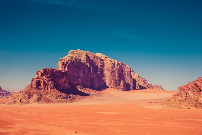 Jeep Tour in Wadi Rum with Professional Guide (Full day) - Meeting at Wadi Rum Rest House, and how the day starts