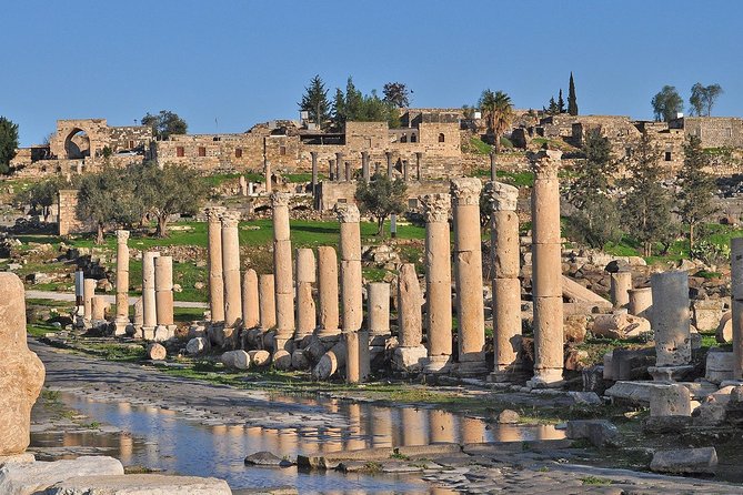 Jerash, Ajloun, and Umm Quais Full-Day Tour - Umm Qais and the Archaeological Museum: Decapolis roots and Alexander’s Greek influence