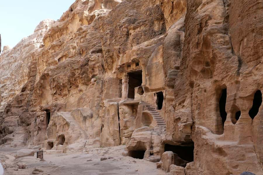 Jordan Trail: Dana to Petra 4-Day Trekking Tour - Day 1 in Dana: starting in wild protected country