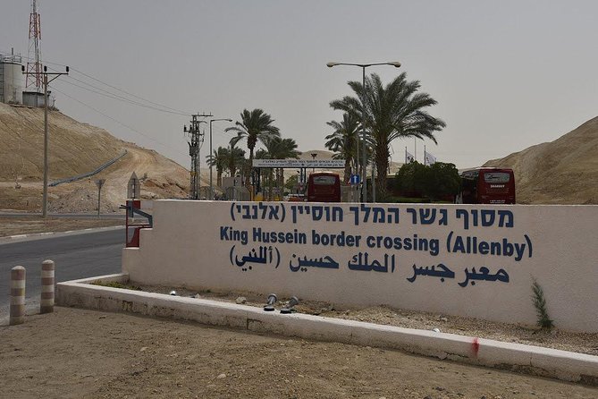 King Hussein Border Private Transfer to Multi Destination - Finding your driver fast, with a name billboard and luggage help