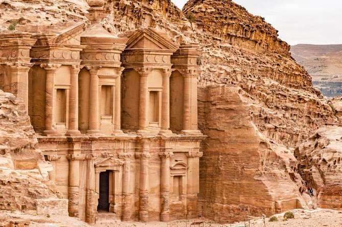Multi day tour in Jordan - 08 Days - Petra with a real guide: Siq to the Treasury