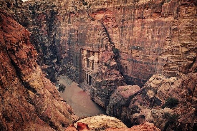 One Day Petra from Aqaba - Guided Tour - Inside Petra: How the Siq Walk and Guide Time Make Your Footsteps Count