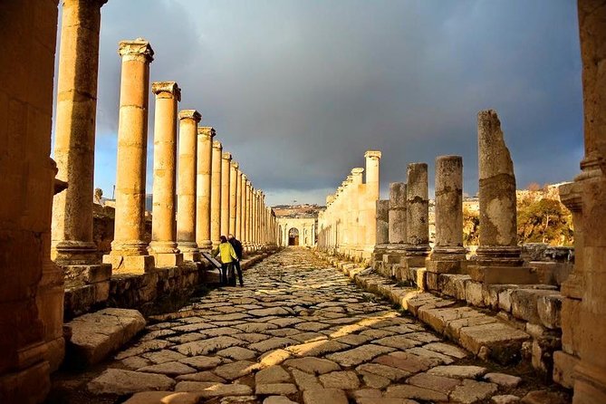 One Day Trip to Jerash & Ajloun Castle - Getting There: Air-Conditioned Comfort, WiFi, and Driver Support