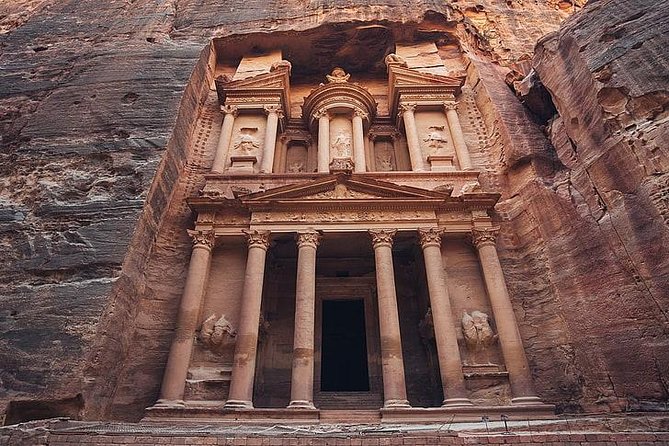 Petra Day Tour - Riding With Wi-Fi, Water, and an English-Speaking Driver