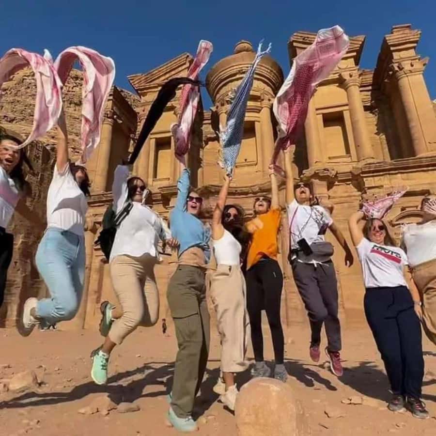 Petra & Dead Sea Private day tour - Seeing the Treasury without getting stuck in decision overload
