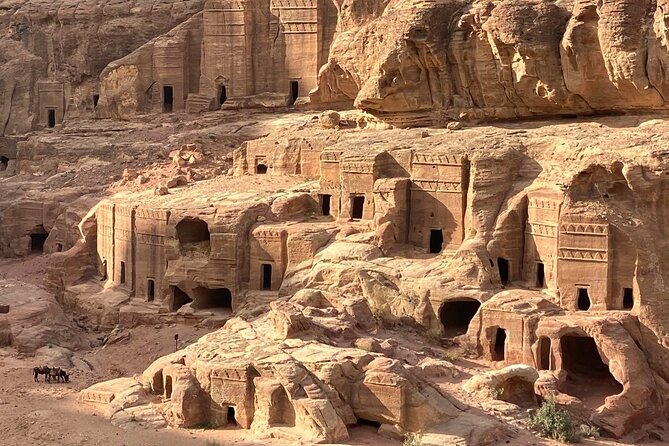 Petra Highlight Tour with Private Guide Sami Nawafleh | 2.5 Hours - The Walk Into Petra: Bab el Siq and the 1,200m Siq Effect