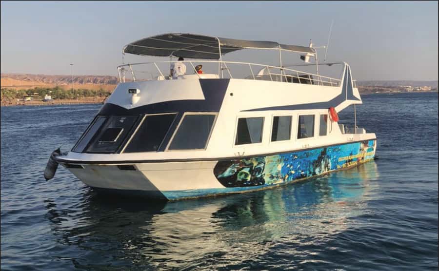 Private beach access with lunch and boat trip - Key takeaways before you go