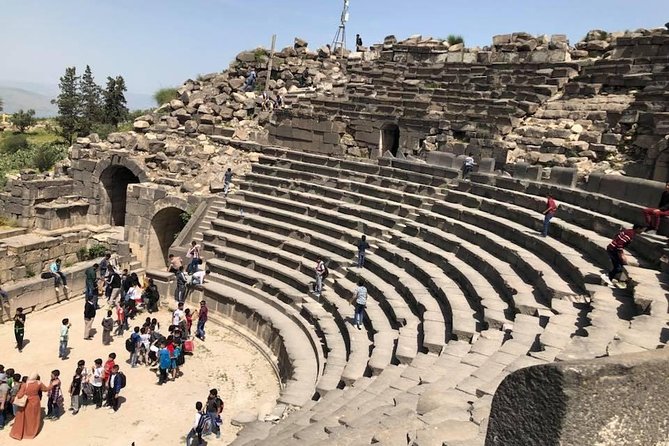 Private Guided Umm Quais and Jerash tour with lunch - Jerash ruins: the Roman city feel, plus lunch at a local restaurant