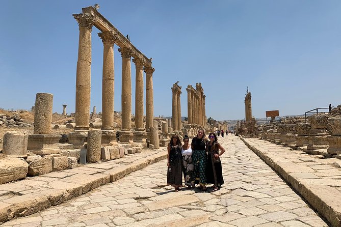 Private Guided Umm Quais and Jerash tour with lunch - How the private guide changes the experience