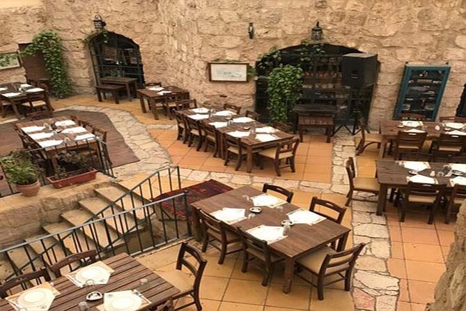 Private Madaba Haret Jdoudna Restaurant Lunch or Dinner from Amman - The mezze meal: what you should expect to eat