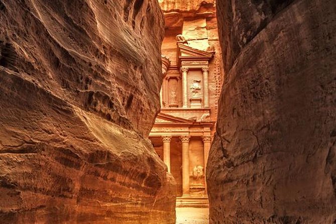 Private Petra Day Trip Including Amman Sightseeing from Amman - The Siq Approach: Where Timing Helps and the Horse Ride Makes a Difference