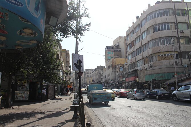 Private Walking Tour in Amman With Local - Habibah Sweets on King Hussain Street: Kunafa that has staying power