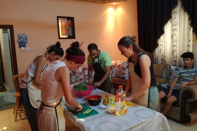 Suhaila (connecting through cooking) - Arriving at 6:00 pm, Then Stepping Into a Family House